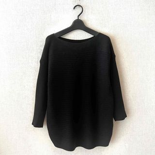 TIBI/ティビ　変形袖のネイビートップス