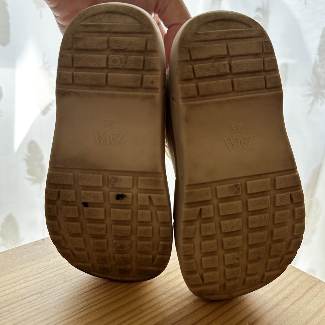 ZARA KIDS(ザラキッズ)のzarakids 23 キッズ/ベビー/マタニティのベビー靴/シューズ(~14cm)(ブーツ)の商品写真