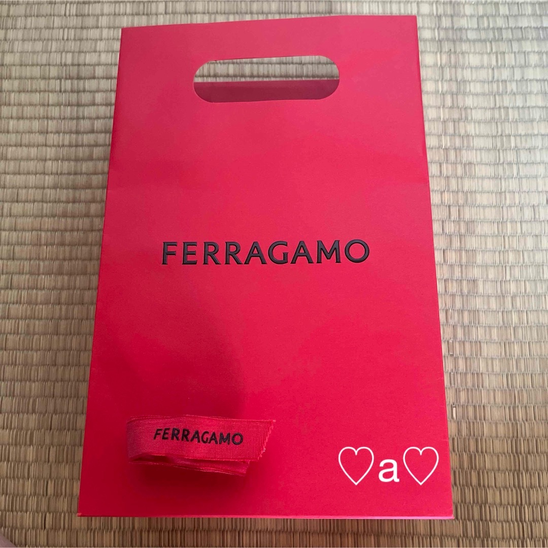 Ferragamo(フェラガモ)のフェラガモ　ショップ袋　ギフトリボンセット レディースのバッグ(ショップ袋)の商品写真