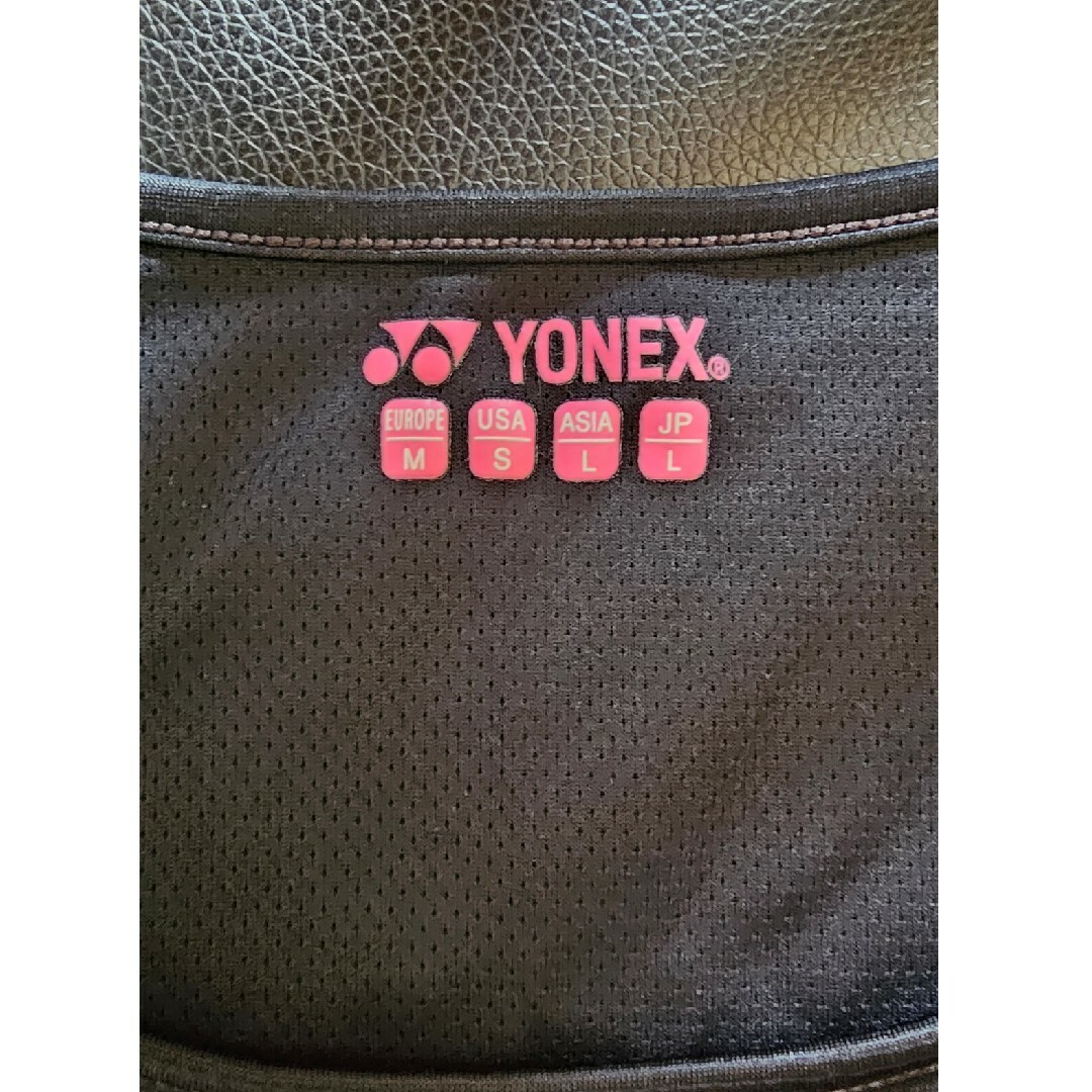 YONEX(ヨネックス)のYONEX　ゲームシャツ　ブラック　レッド　レディース　L スポーツ/アウトドアのテニス(ウェア)の商品写真