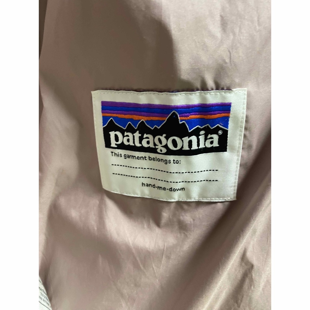 patagonia(パタゴニア)のパタゴニア  ガールズ ダウン パーカ ダウンコート フード付き キッズ/ベビー/マタニティのキッズ服女の子用(90cm~)(ジャケット/上着)の商品写真