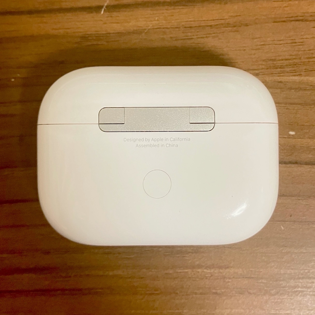 Apple(アップル)のApple AirPods Pro 第2世代 Apple限定保証あり スマホ/家電/カメラのオーディオ機器(ヘッドフォン/イヤフォン)の商品写真