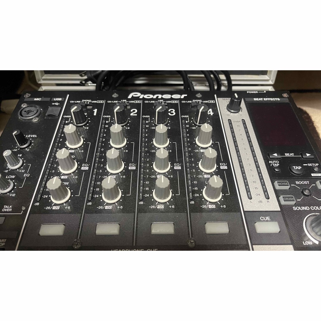 Pioneer(パイオニア)のPioneer DJM-750 ハードケース付 ミキサーとターンテーブル 楽器のDJ機器(DJミキサー)の商品写真