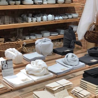 ムジルシリョウヒン(MUJI (無印良品))の8600円『紙のもの』紙布のふろしき｜Found MUJI　白とグレー(エコバッグ)