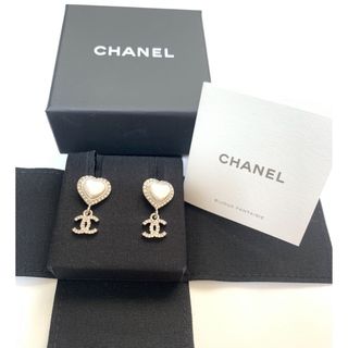 レディース♕CHANEL 4チャームピアス♕