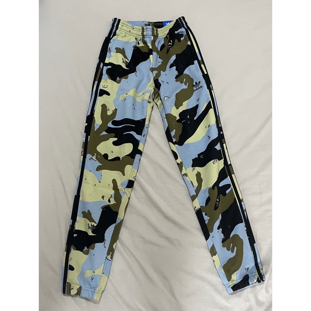 adidas - 新品タグ付☆adidas Originals 迷彩柄 カモフラ adidas - 新品タグ付☆adidas Originals 迷彩柄 カモフラ