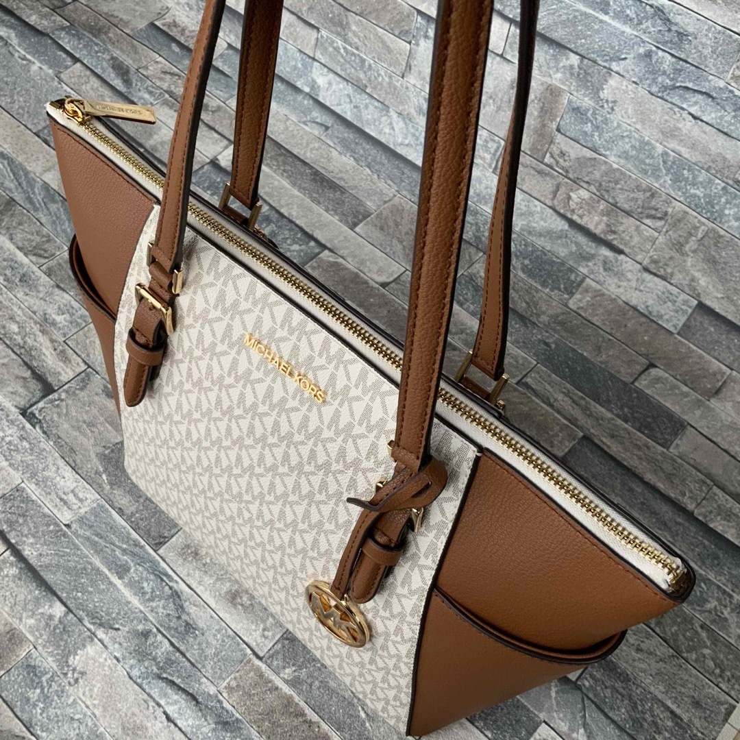 Michael Kors - ◇◇◇ シグネチャー トートバッグ《MICHAEL KORS