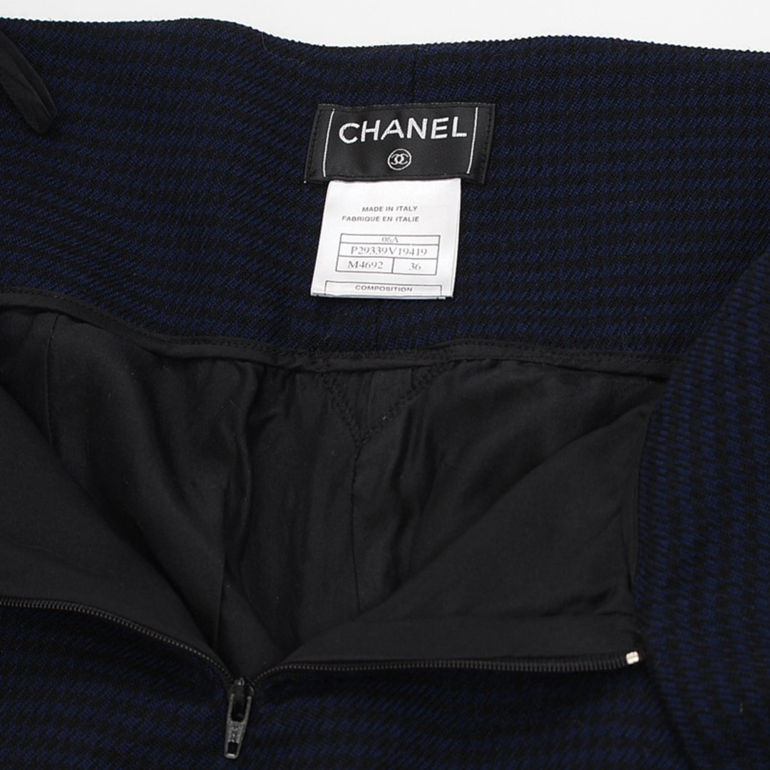 CHANEL(シャネル)のシャネル ハイウエスト ショートパンツ チェック柄 ウール ブルー/ブラック P レディースのパンツ(ショートパンツ)の商品写真