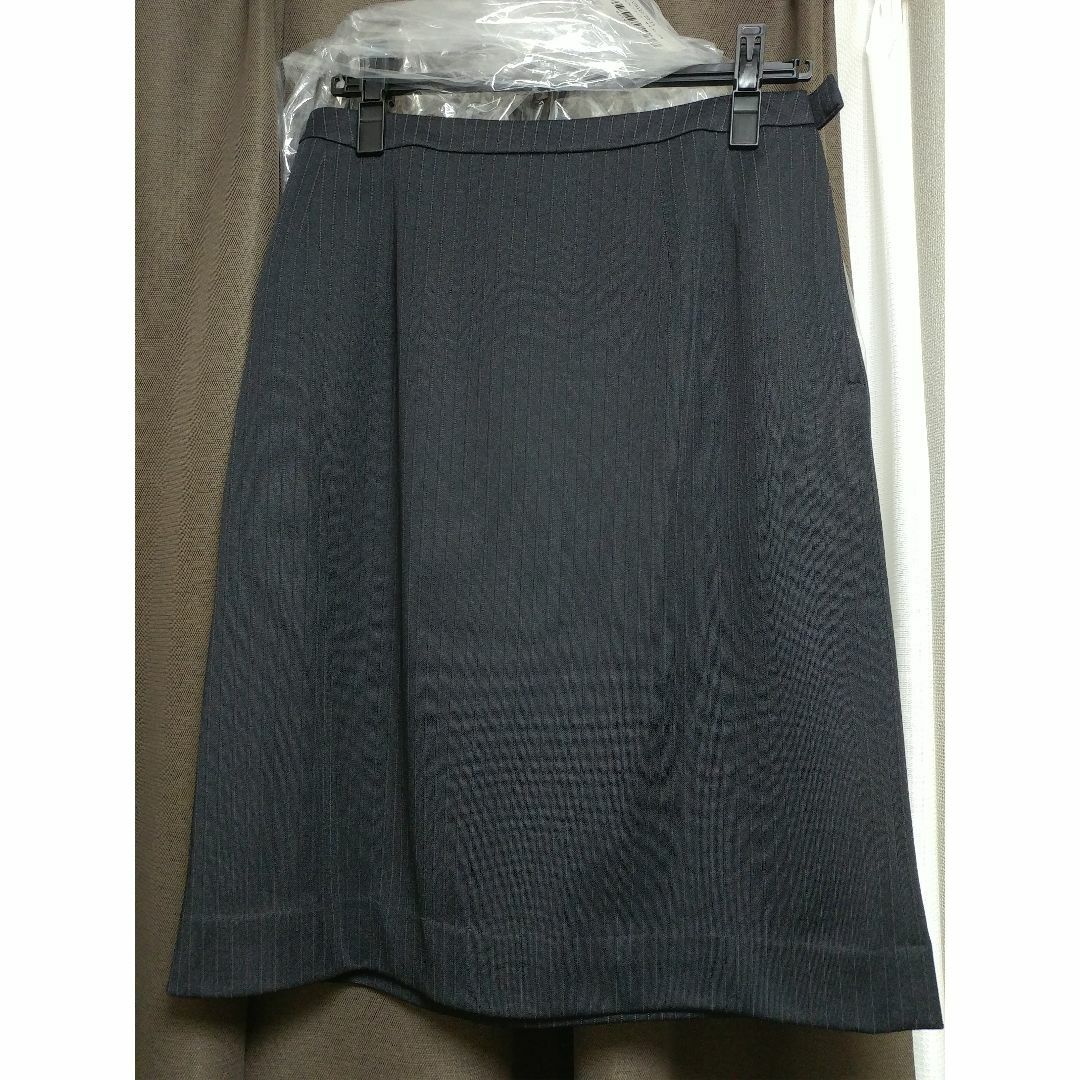 新品 UNILADY 事務服 スカート セットアップ 上下サイズ違い レディースのフォーマル/ドレス(スーツ)の商品写真