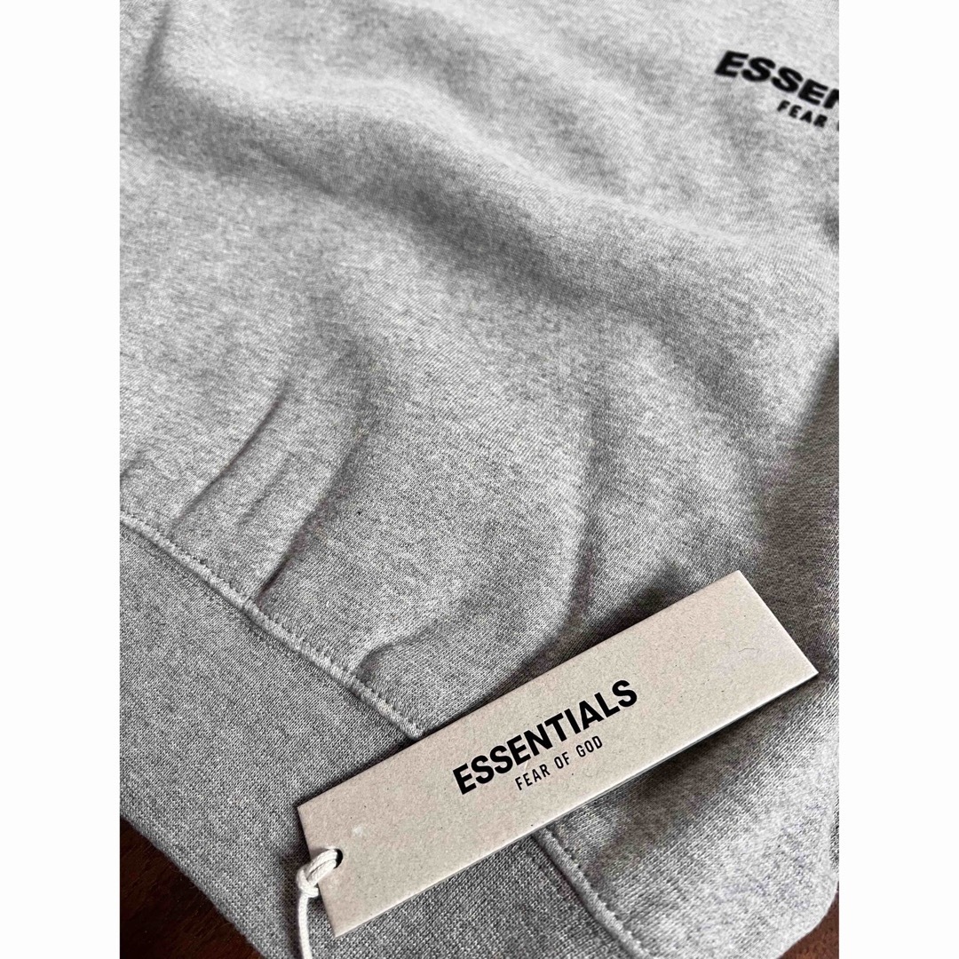 FEAR OF GOD(フィアオブゴッド)の新品 ESSENTIALS FEAROFGOD キッズスウェットエッセンシャルズ キッズ/ベビー/マタニティのキッズ服男の子用(90cm~)(ジャケット/上着)の商品写真