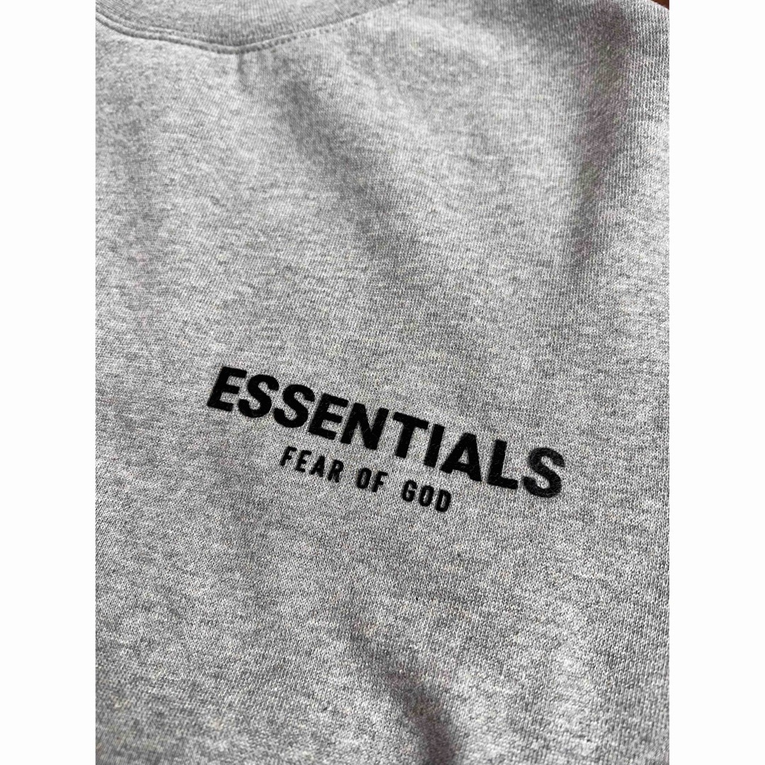 FEAR OF GOD(フィアオブゴッド)の新品 ESSENTIALS FEAROFGOD キッズスウェットエッセンシャルズ キッズ/ベビー/マタニティのキッズ服男の子用(90cm~)(ジャケット/上着)の商品写真