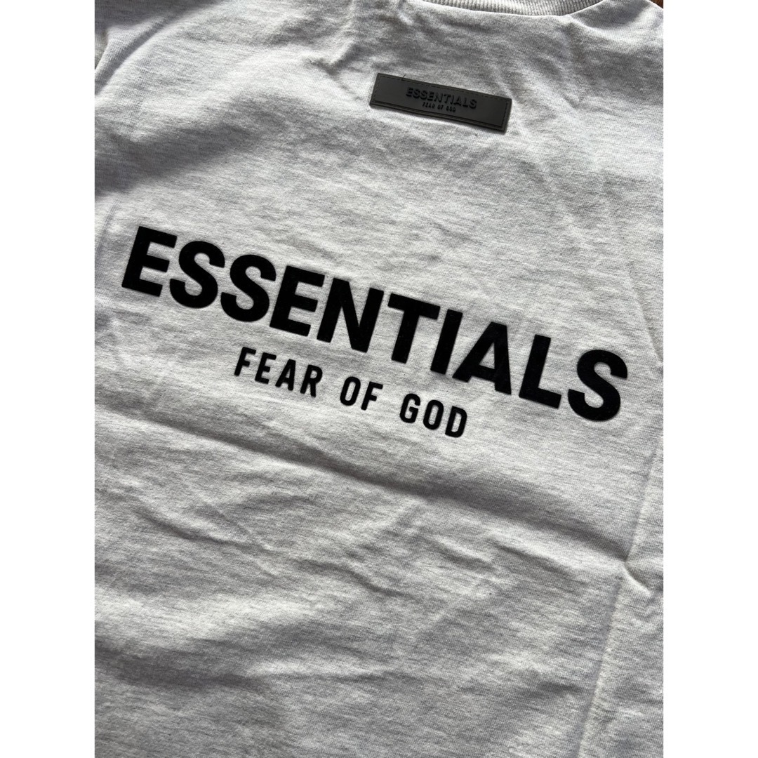 Essential(エッセンシャル)の新品 ESSENTIALSキッズ エッセンシャルズ FOG FEAROFGOD  キッズ/ベビー/マタニティのキッズ服男の子用(90cm~)(Tシャツ/カットソー)の商品写真