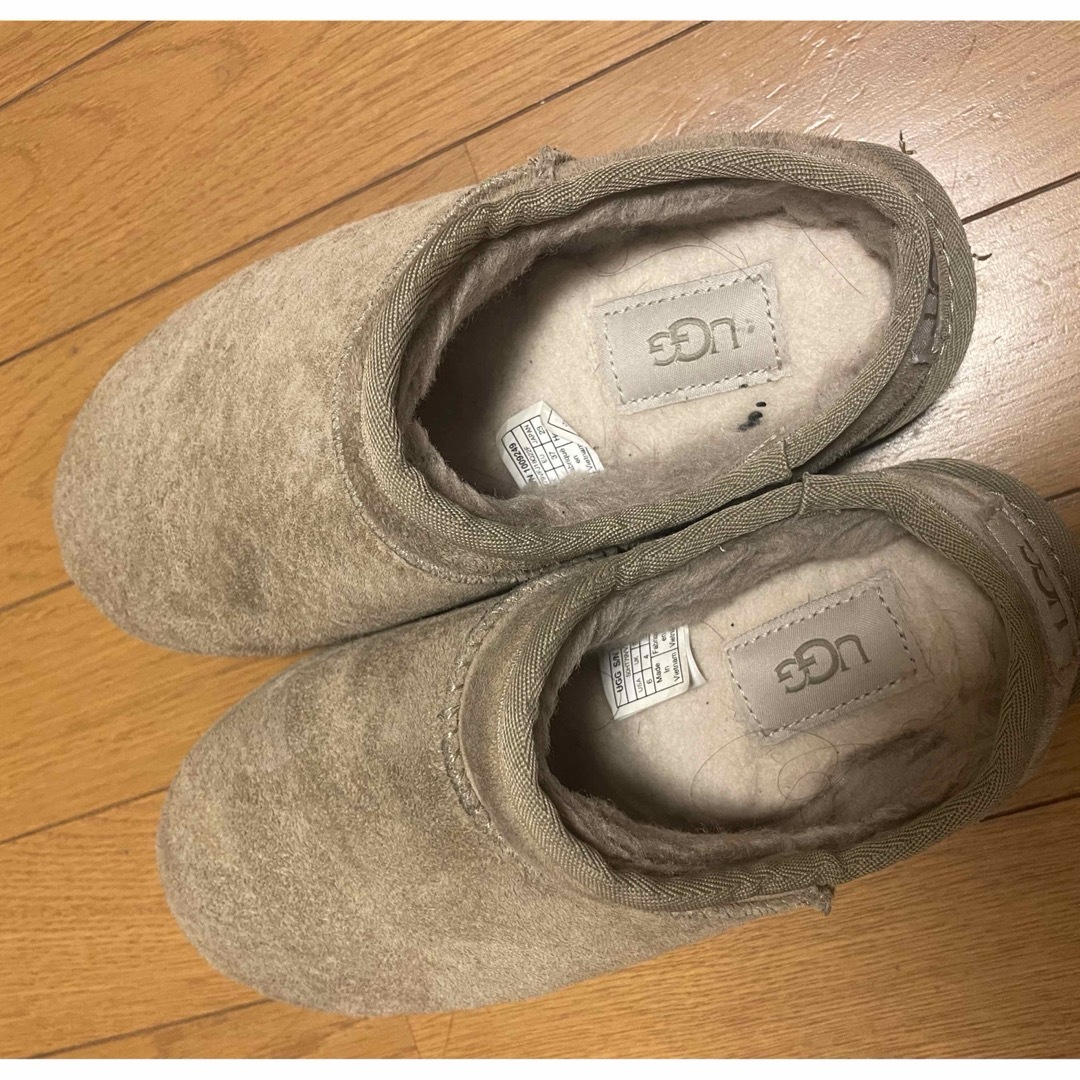 UGG(アグ)のUGG CLASSIC SLIPPER  レディースの靴/シューズ(スリッポン/モカシン)の商品写真