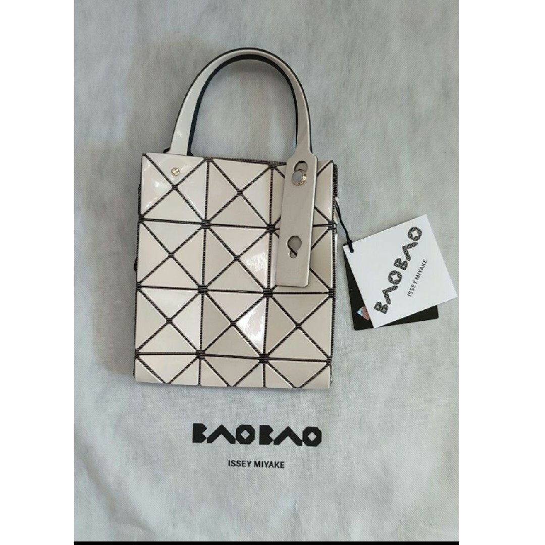 BAOBAO ISSEYMIYAKE カラット