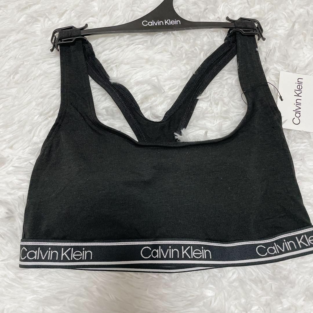 Calvin Klein(カルバンクライン)の《大人気》　カルバンクライン　ブラレット　Mサイズ　黒　calvin klein レディースの下着/アンダーウェア(ブラ)の商品写真