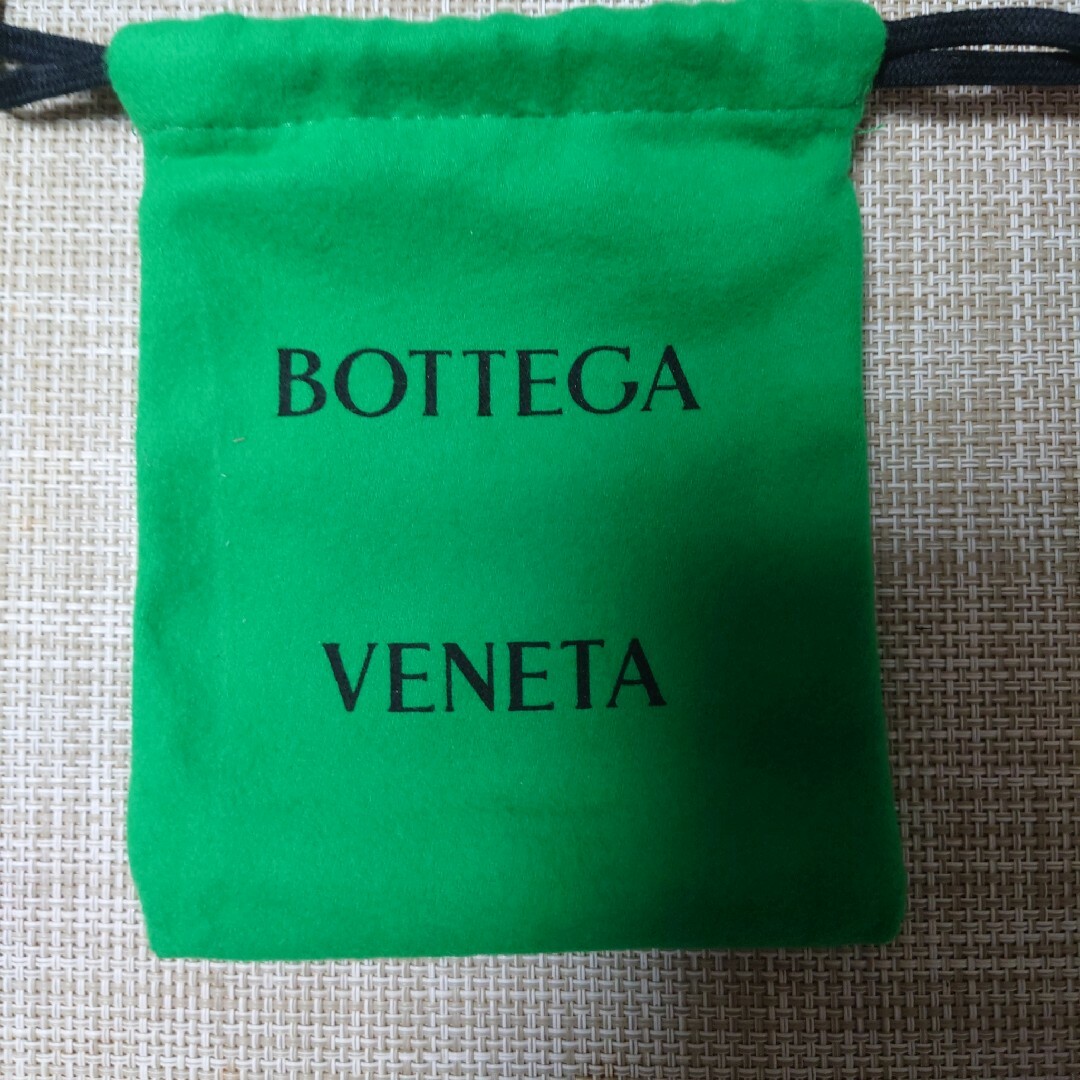 Bottega Veneta(ボッテガヴェネタ)の即日発送します！【新品・未使用】 ボッテガヴェネタ 巾着 ・グリーン レディースのファッション小物(ポーチ)の商品写真