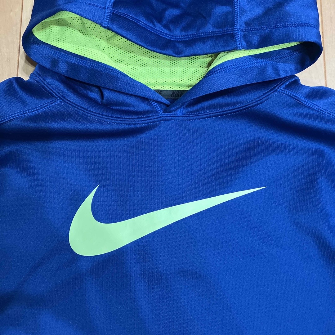 NIKE(ナイキ)のNIKE パーカー150センチ キッズ/ベビー/マタニティのキッズ服男の子用(90cm~)(ジャケット/上着)の商品写真