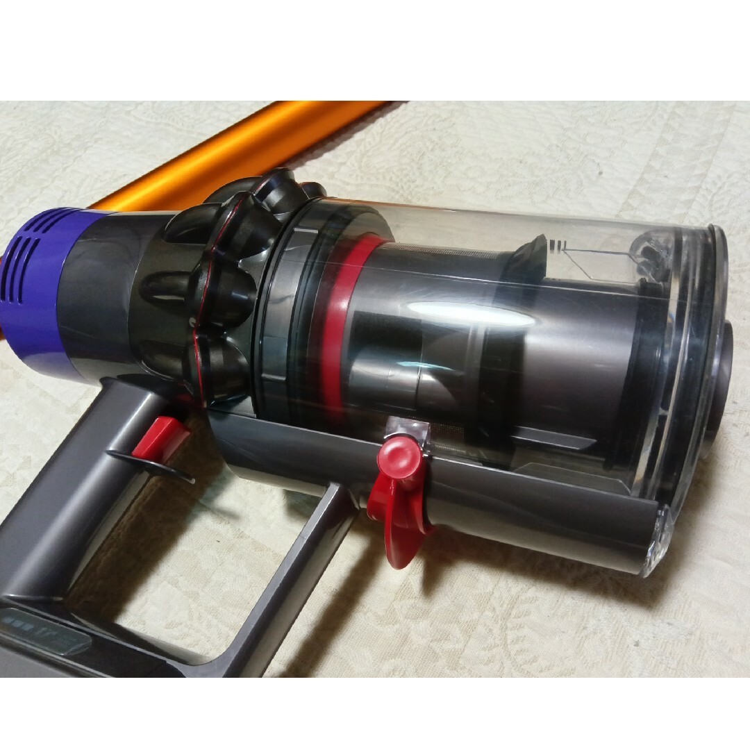 Dyson(ダイソン)の■ダイソン  V10-sv12 fluffy ■メンテ済み/動作良好品です スマホ/家電/カメラの生活家電(掃除機)の商品写真