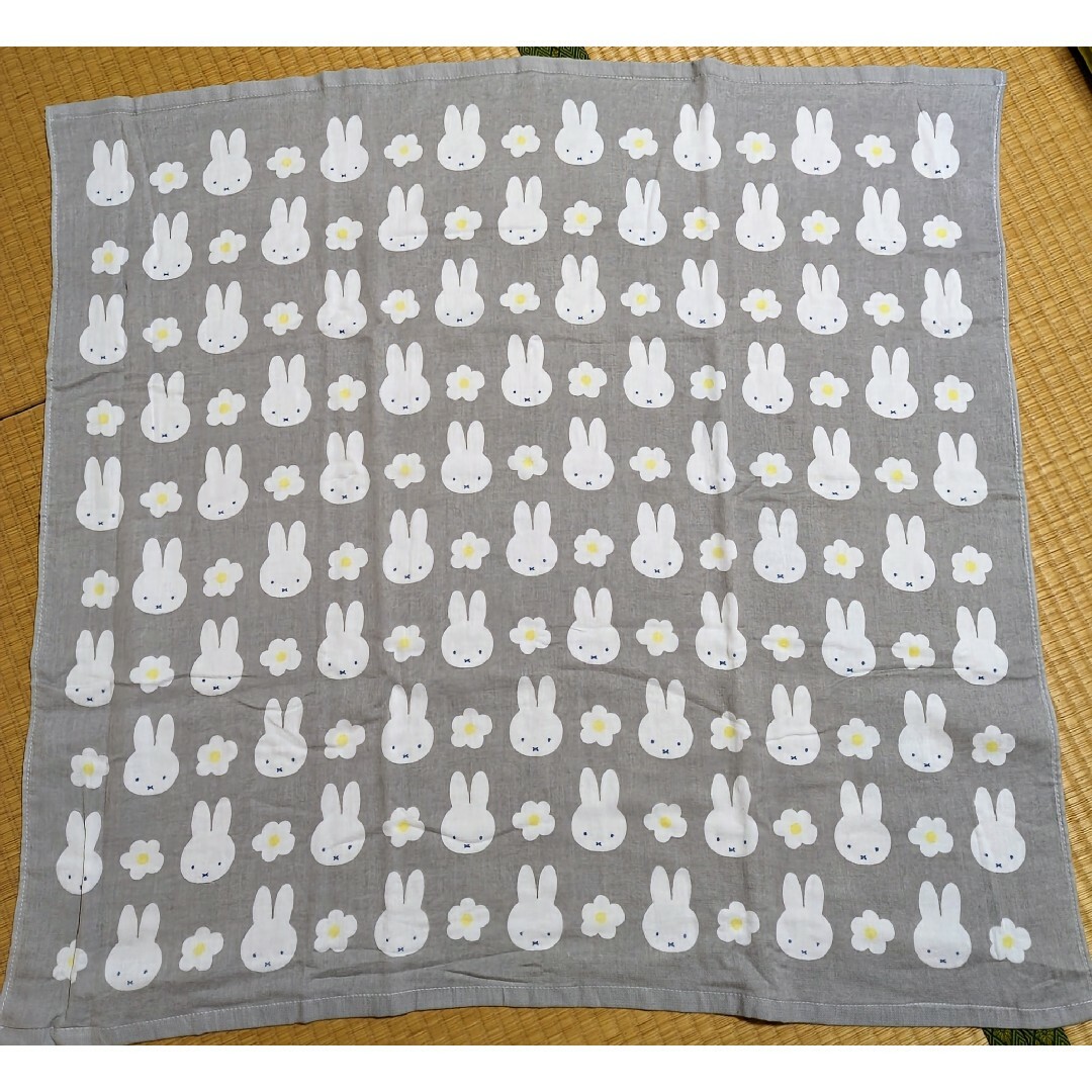 miffy(ミッフィー)の新品!しまむら×ミッフィー/ディック・ブルーナ☆湯揚げタオル インテリア/住まい/日用品の日用品/生活雑貨/旅行(タオル/バス用品)の商品写真