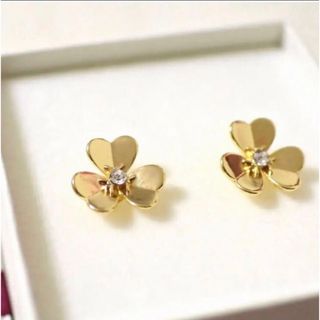 お花　フラワーピアス　クローバーピアス　クローバー　ピアス(ピアス)