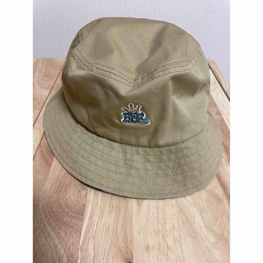 HUF(ハフ)のHUF CROWN REVERSIBLE BUCKET HAT  メンズの帽子(ハット)の商品写真