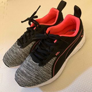 プーマ(PUMA)の【美品】　PUMA プーマ　ランニングシューズ(シューズ)