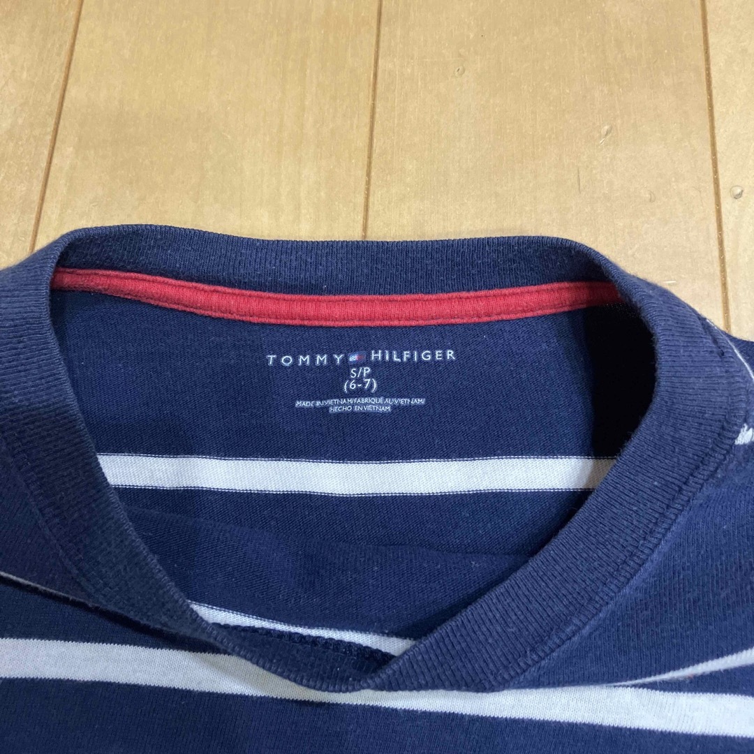 TOMMY HILFIGER(トミーヒルフィガー)のトミー　長袖Tシャツ　130センチ キッズ/ベビー/マタニティのキッズ服男の子用(90cm~)(Tシャツ/カットソー)の商品写真