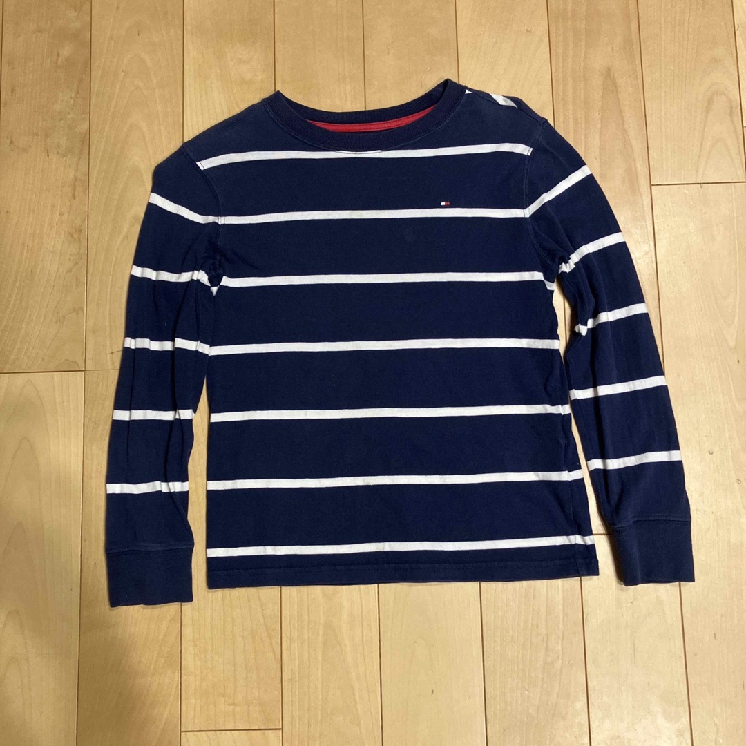 TOMMY HILFIGER(トミーヒルフィガー)のトミー　長袖Tシャツ　130センチ キッズ/ベビー/マタニティのキッズ服男の子用(90cm~)(Tシャツ/カットソー)の商品写真