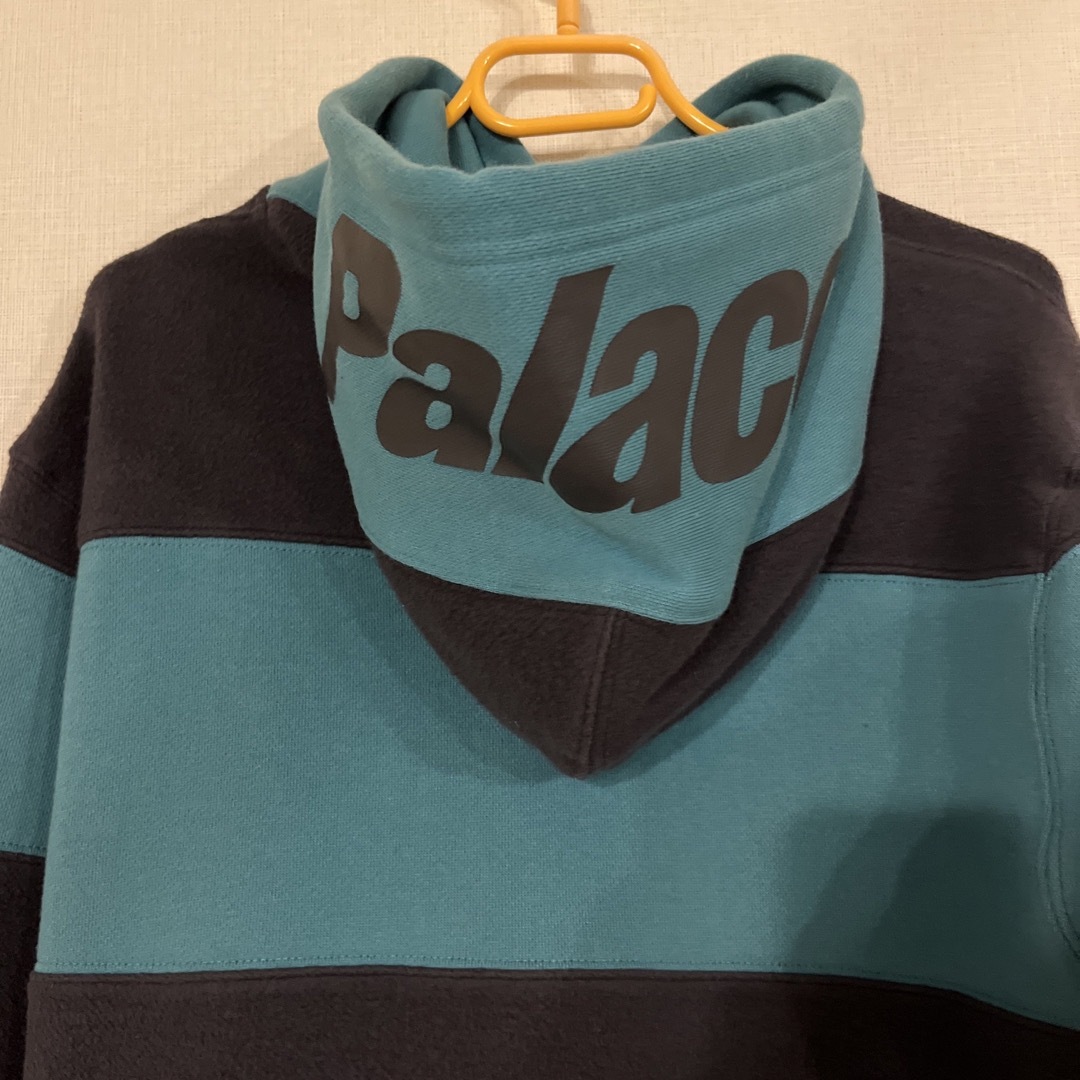 PALACE ボーダーパーカー