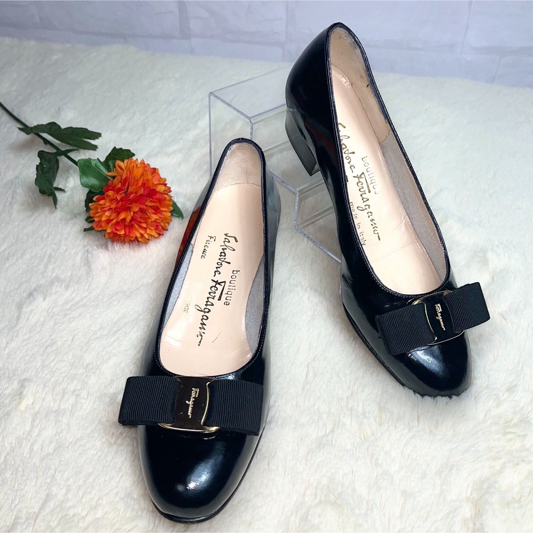 美品》Salvatore Ferragamoパンプス 5C 22.5cm-