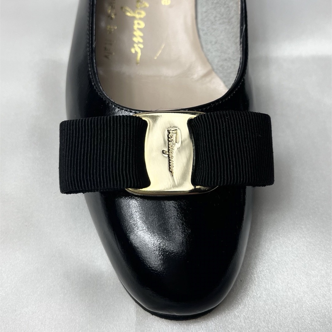 美品》Salvatore Ferragamoパンプス 5C 22.5cm-