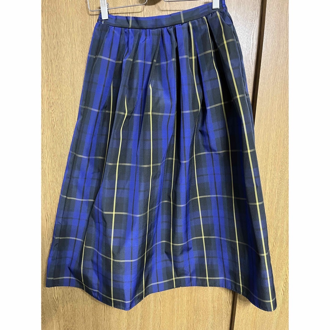 未使用　チェック柄　フレアスカートMサイズ   レディースのスカート(ロングスカート)の商品写真