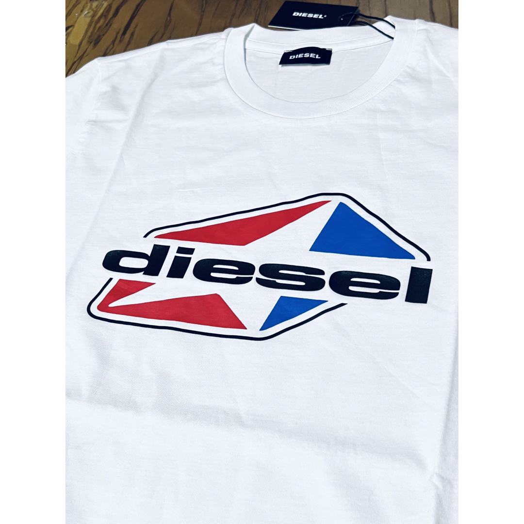 DIESEL(ディーゼル)のDIESEL  新品未使用　XS  ロング　Tシャツ　ロンT　白　ディーゼル メンズのトップス(Tシャツ/カットソー(七分/長袖))の商品写真