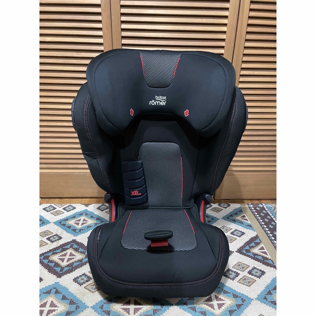 超美品　KIDFIX III S britax ジュニアシート　　isofix キッズ/ベビー/マタニティの外出/移動用品(自動車用チャイルドシート本体)の商品写真