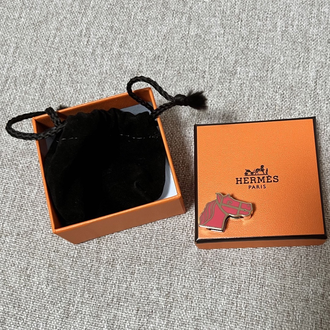 レディースHERMES  エルメス　スカーフリング　ツイリーリング 　カドリージュ　 馬