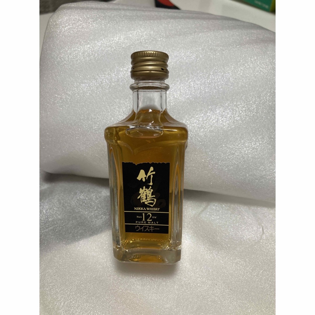 ニッカウヰスキー(ニッカウイスキー)の 竹鶴12年50ml(希少角ボトル)ミニチュアボトル 食品/飲料/酒の酒(ウイスキー)の商品写真