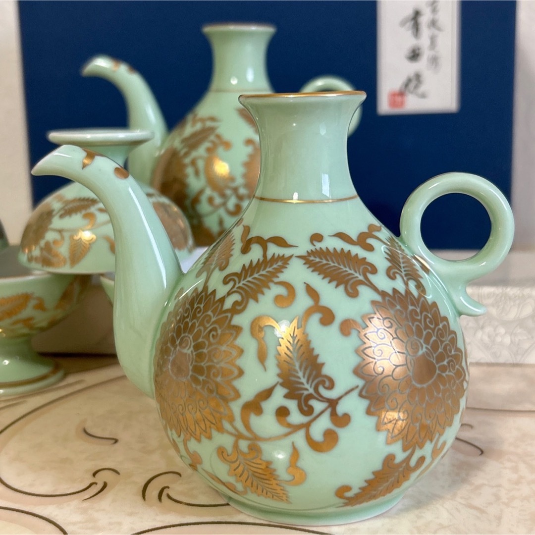 高級美術 有田焼 彌右光窯 酒器揃 徳利 高台杯 金彩菊紋 古伊万里 色絵お猪口