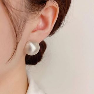 ザラ(ZARA)の【Design ball pierce matte】#821 SALE‼️(ピアス)