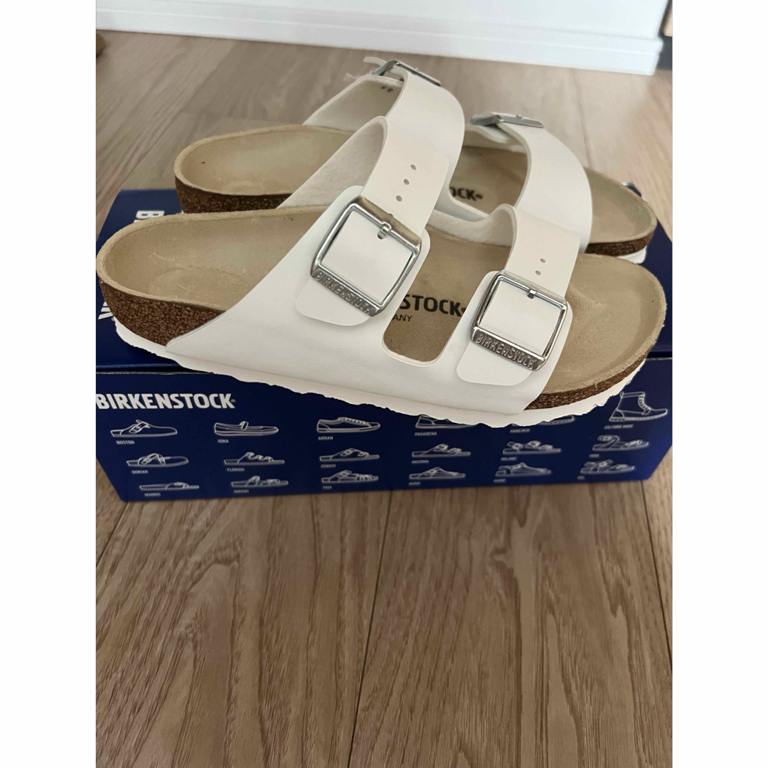 BIRKENSTOCK(ビルケンシュトック)の新品 ビルケンシュトック アリゾナ　レザー サンダル　23cm EU36 レディースの靴/シューズ(サンダル)の商品写真