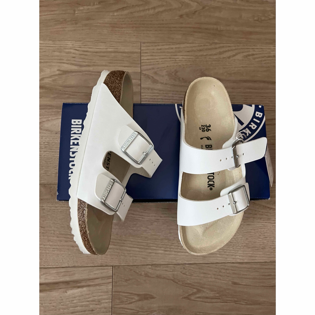 BIRKENSTOCK(ビルケンシュトック)の新品 ビルケンシュトック アリゾナ　レザー サンダル　23cm EU36 レディースの靴/シューズ(サンダル)の商品写真