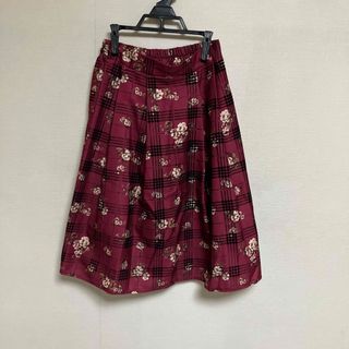 トッコクローゼット(TOCCO closet)のトッコクローゼット　スカート　花柄　黒チェック　(ひざ丈スカート)