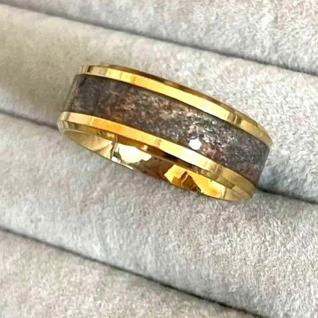 指輪　メンズ　ゴールド　タングステン　ヒップホップ　海外　カーボン　金色　ウッド レディースのアクセサリー(リング(指輪))の商品写真