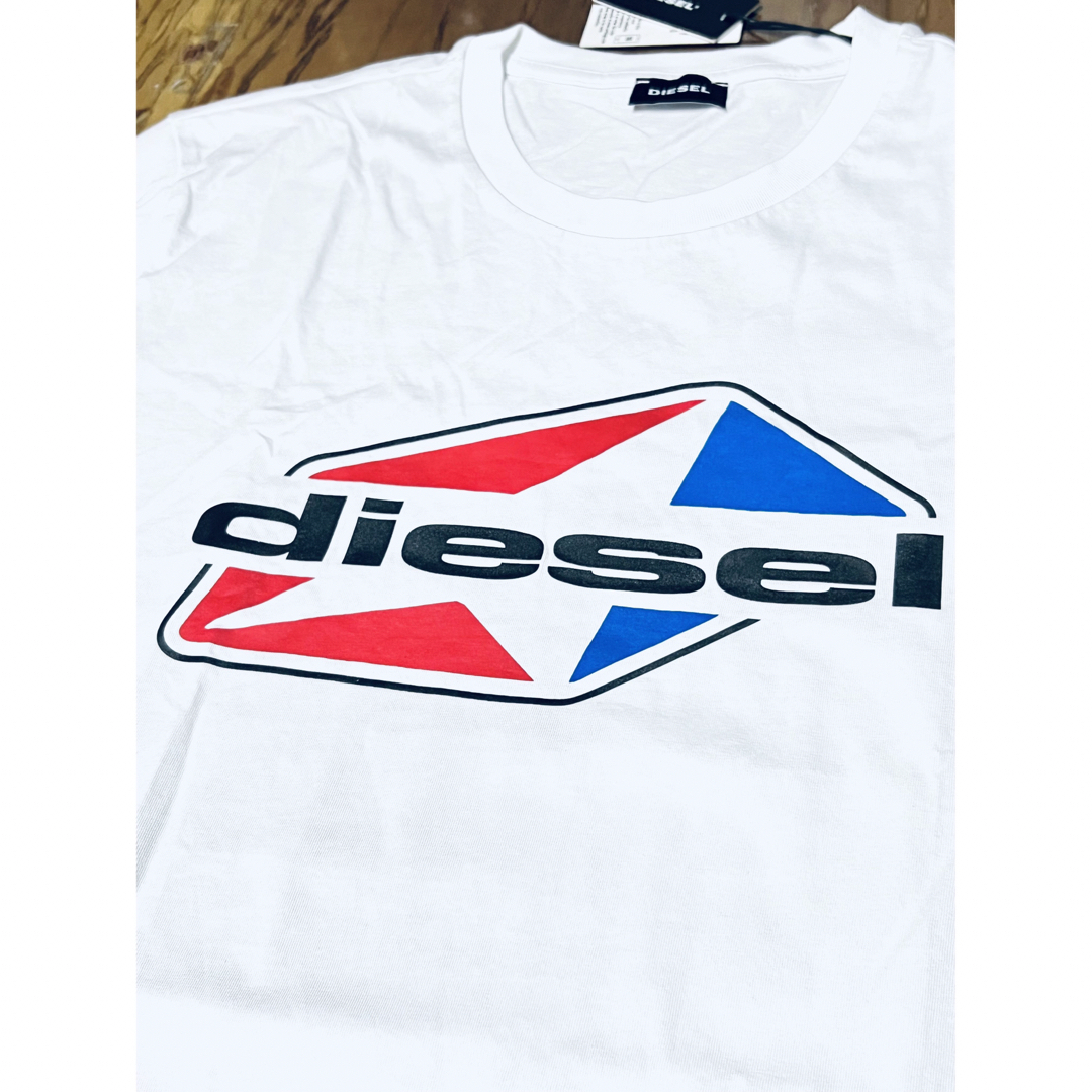 DIESEL(ディーゼル)のDIESEL  新品未使用　Lサイズ  ロング　Tシャツ　ロンT　白　ディーゼル メンズのトップス(Tシャツ/カットソー(七分/長袖))の商品写真