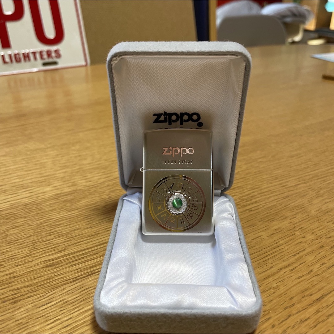 ZIPPO(ジッポー)の新品未使用　1999年12星座 天秤座 幸運色アップルグリーン ラッキーストーン メンズのファッション小物(タバコグッズ)の商品写真