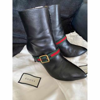 グッチ(Gucci)のGUCCIショートブーツレザー黒シェリーベルトウェブライン(ブーツ)