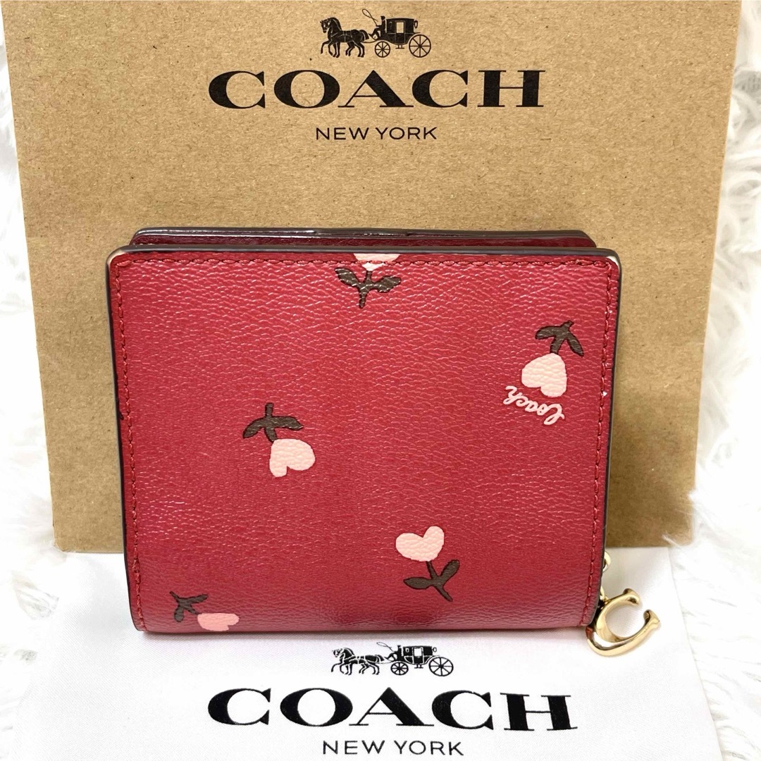 COACH(コーチ)の極美品✨COACH コーチ　二つ折り財布　ハート　花　レッド　C2868 レディースのファッション小物(財布)の商品写真