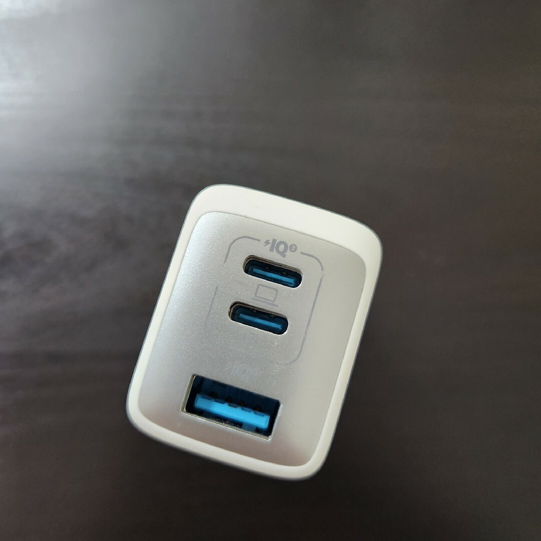 Anker(アンカー)のAnker PowerPort III 3-Port 65W Pod スマホ/家電/カメラの生活家電(変圧器/アダプター)の商品写真