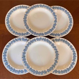 ウェッジウッド(WEDGWOOD)の【未使用美品】ウェッジウッド★エンボスドクイーンズウェア★ケーキ皿　6枚(食器)