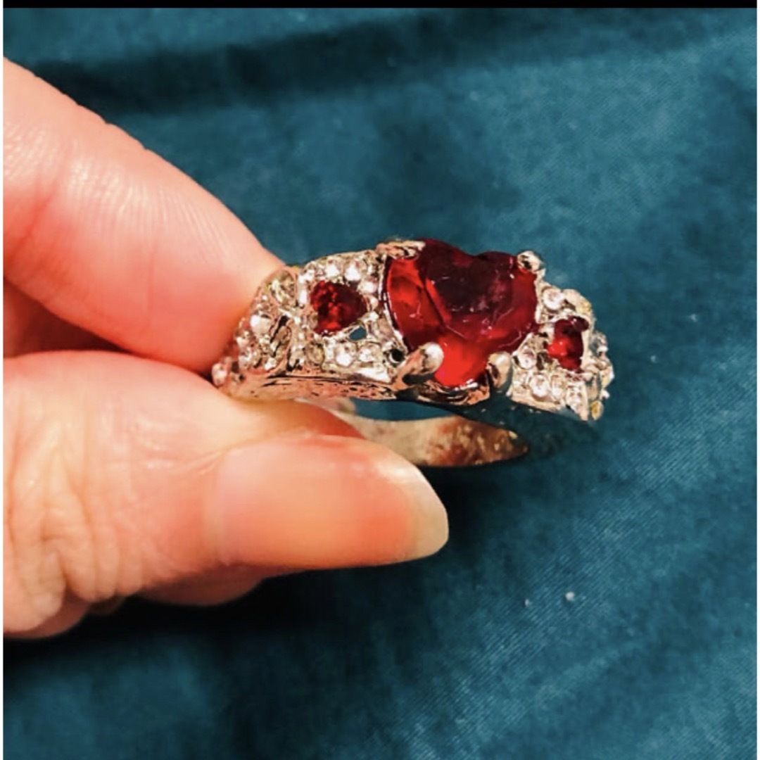 Grimoire(グリモワール)のヴィンテージ　レッド　ハート　大振り　指輪　リング レディースのアクセサリー(リング(指輪))の商品写真