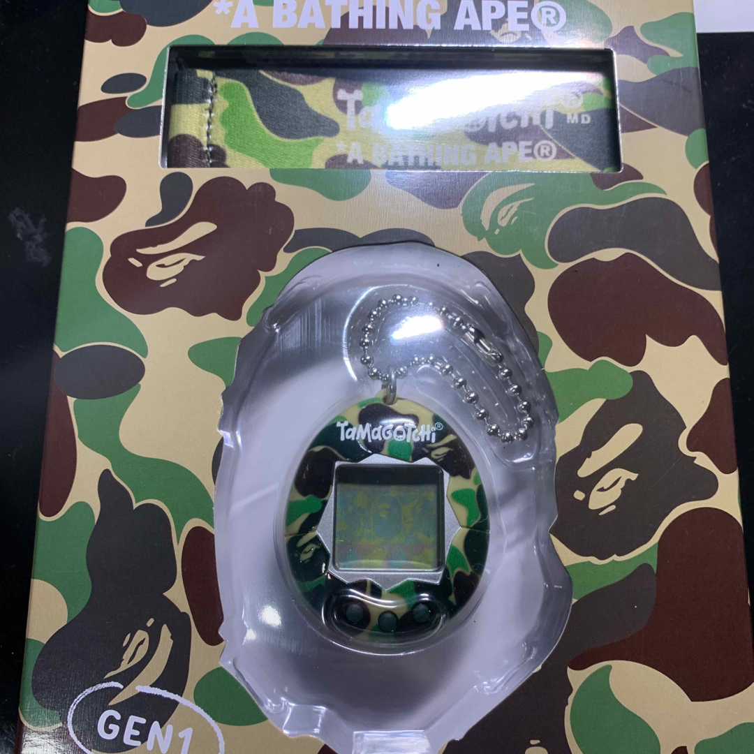 A BATHING APE(アベイシングエイプ)の３種セット BAPE X TAMAGOTCHI ABC CAMO たまごっち エンタメ/ホビーのおもちゃ/ぬいぐるみ(キャラクターグッズ)の商品写真